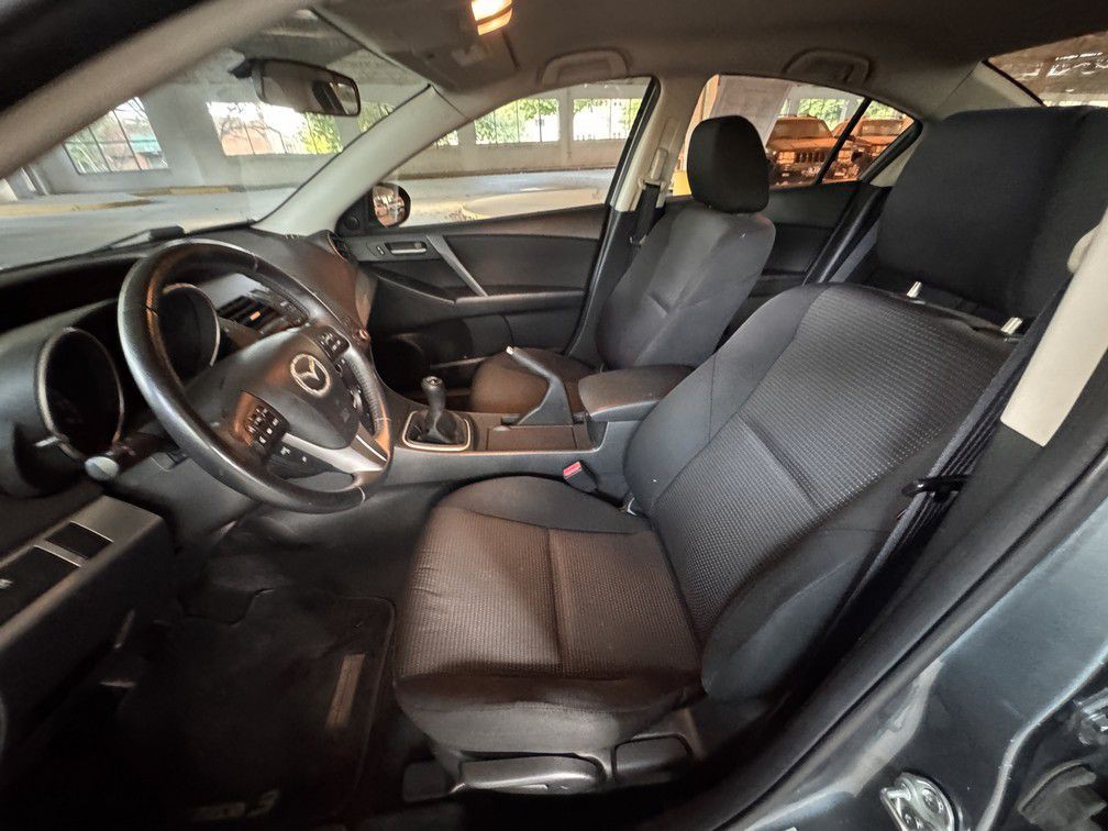 2012 Mazda Mazda3 Image 11