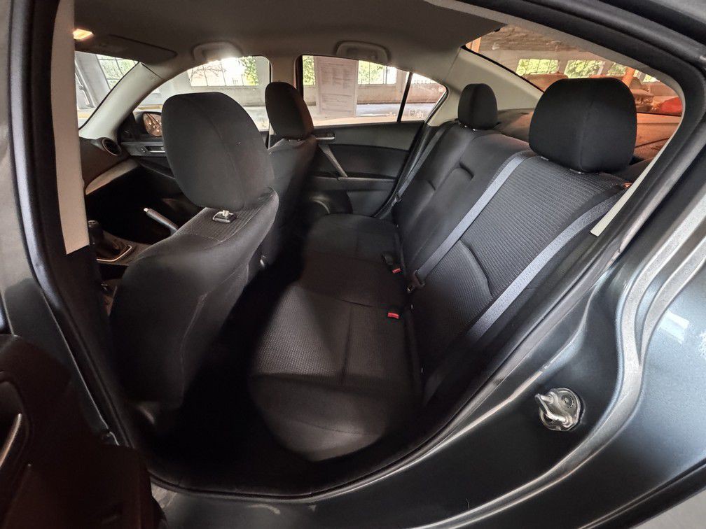 2012 Mazda Mazda3 Image 12