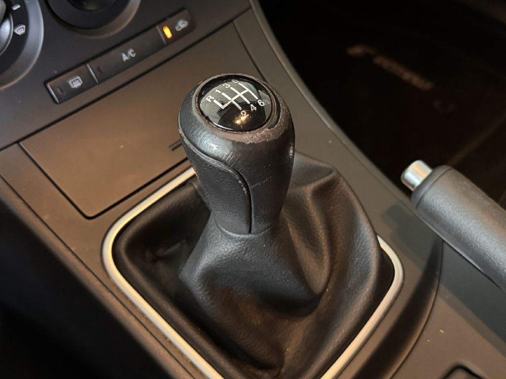 2012 Mazda Mazda3 Image 24