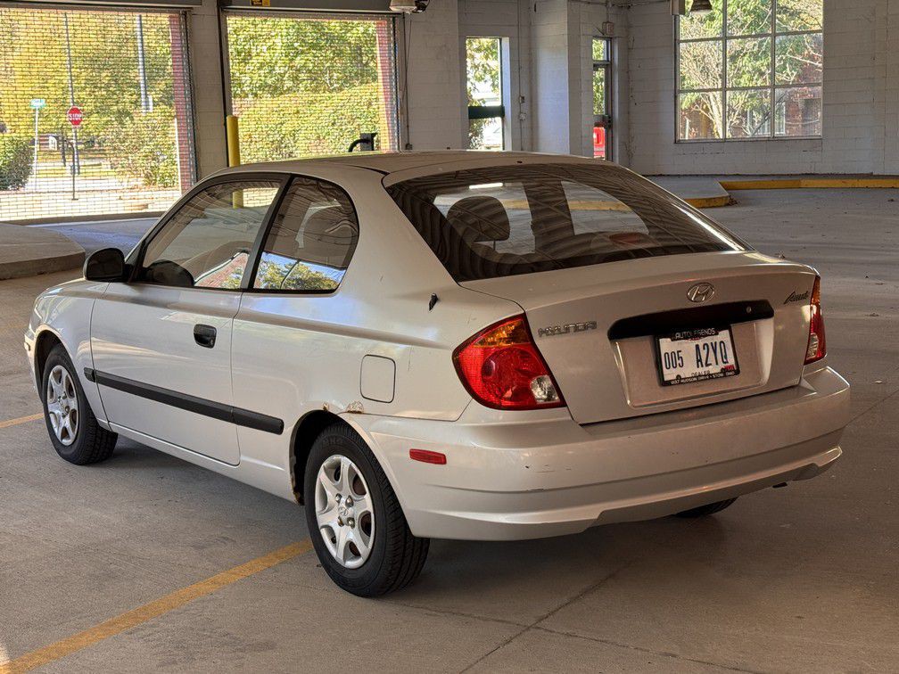 2004 Hyundai Accent Image 4