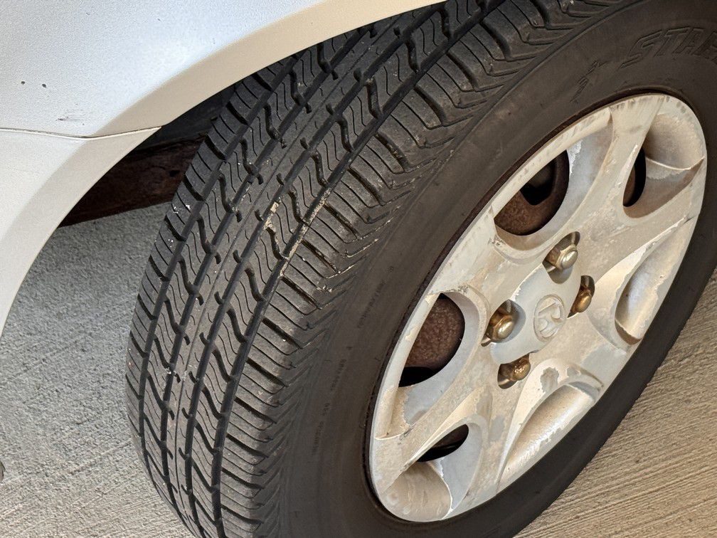 2004 Hyundai Accent Image 20