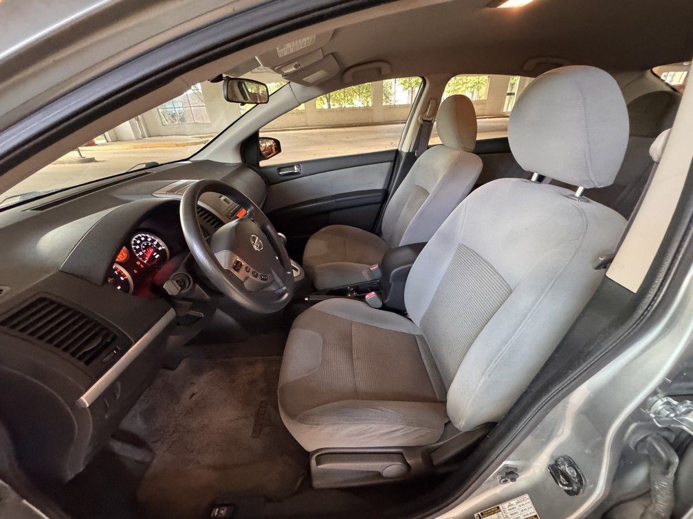 2010 Nissan Sentra Image 9