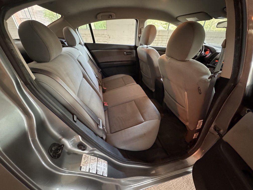 2010 Nissan Sentra Image 13