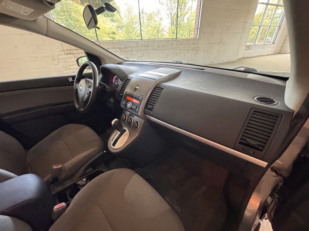 2010 Nissan Sentra Image 15