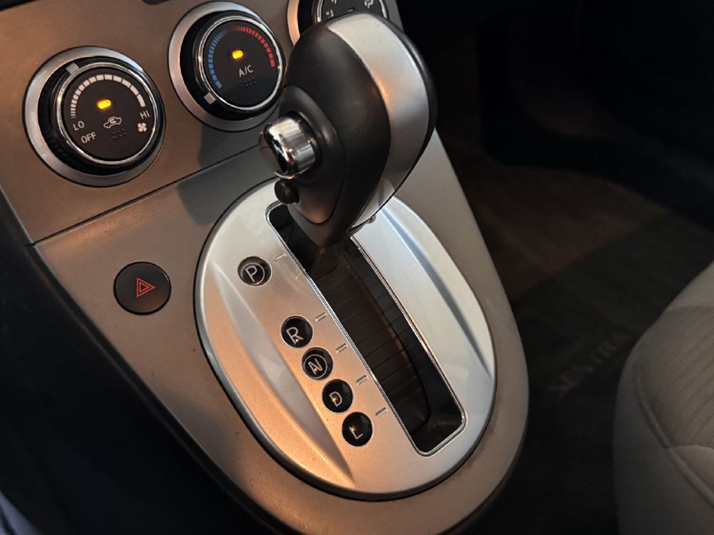 2010 Nissan Sentra Image 19