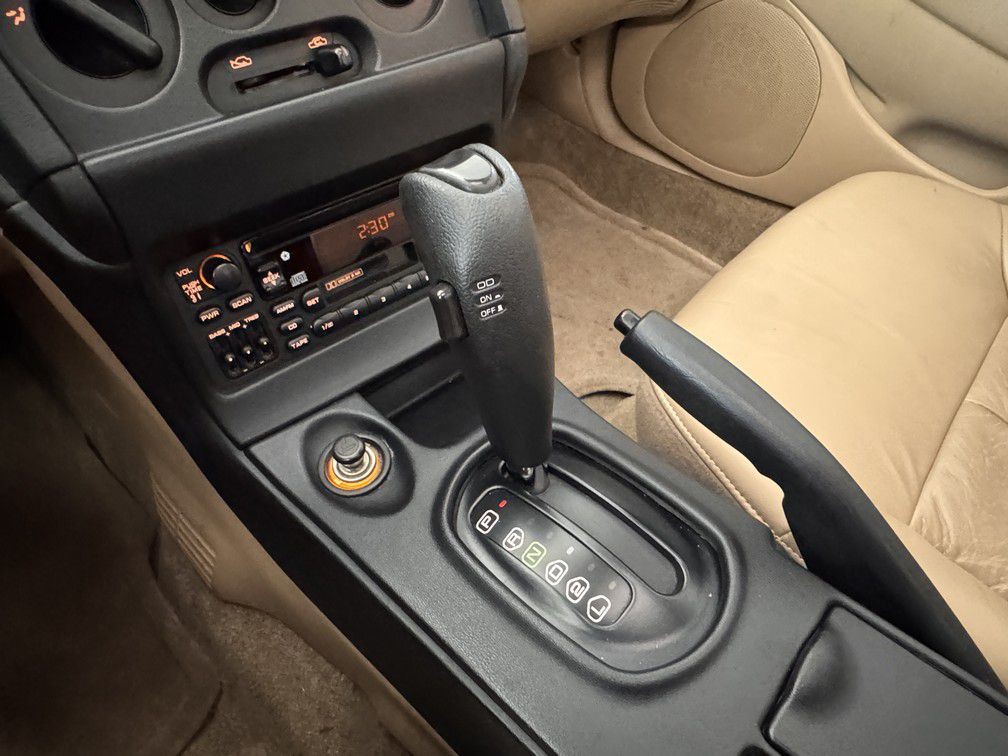 1998 Dodge Avenger Image 21