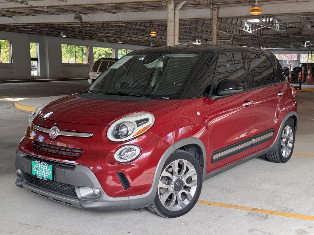 2015 FIAT 500L Image 1