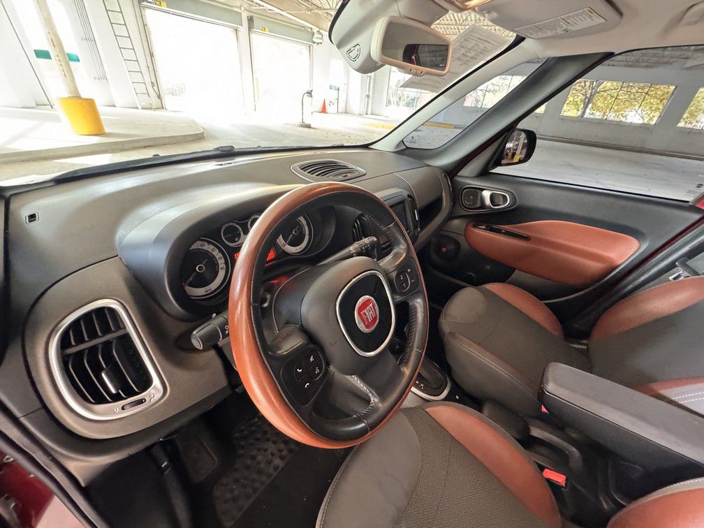 2015 FIAT 500L Image 8