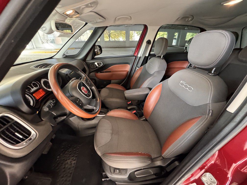 2015 FIAT 500L Image 9