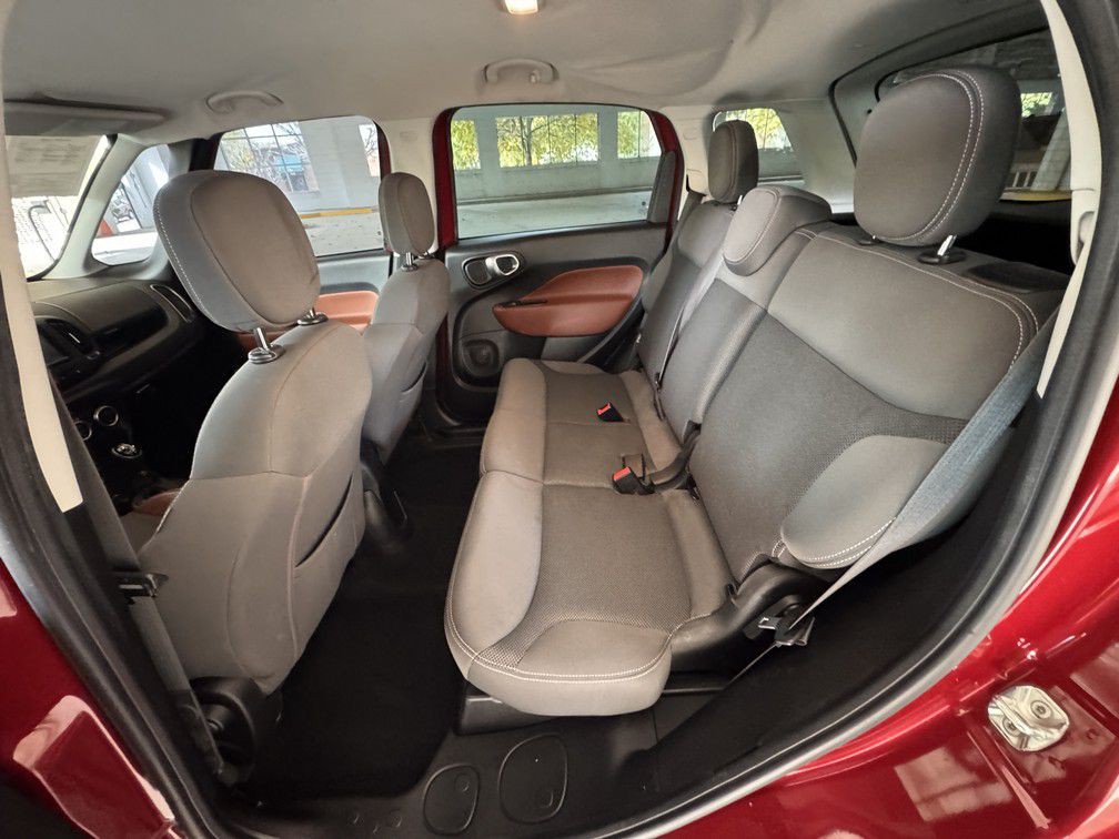 2015 FIAT 500L Image 10