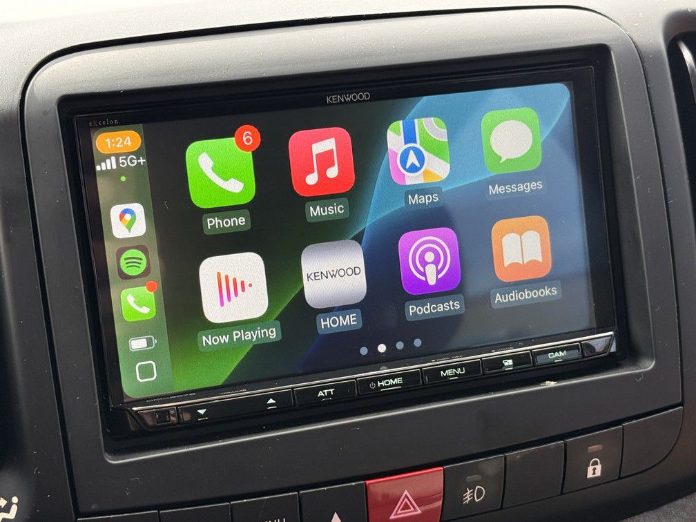 2015 FIAT 500L Image 13