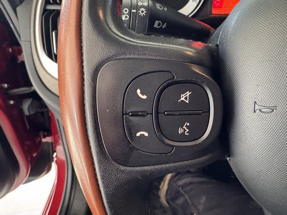 2015 FIAT 500L Image 18