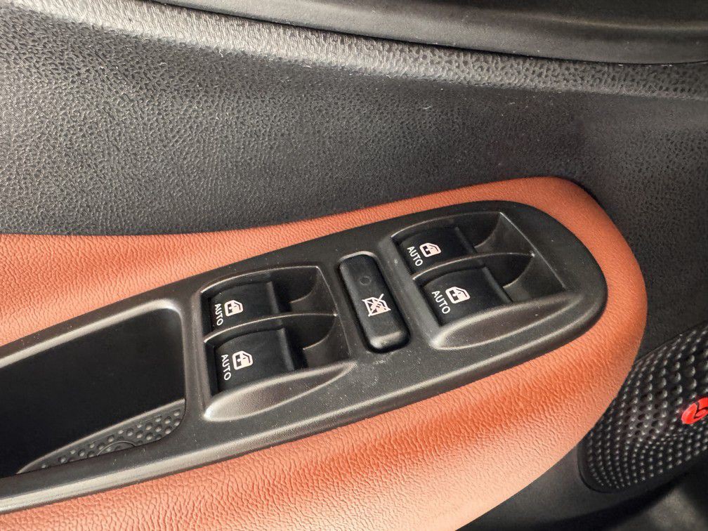 2015 FIAT 500L Image 20