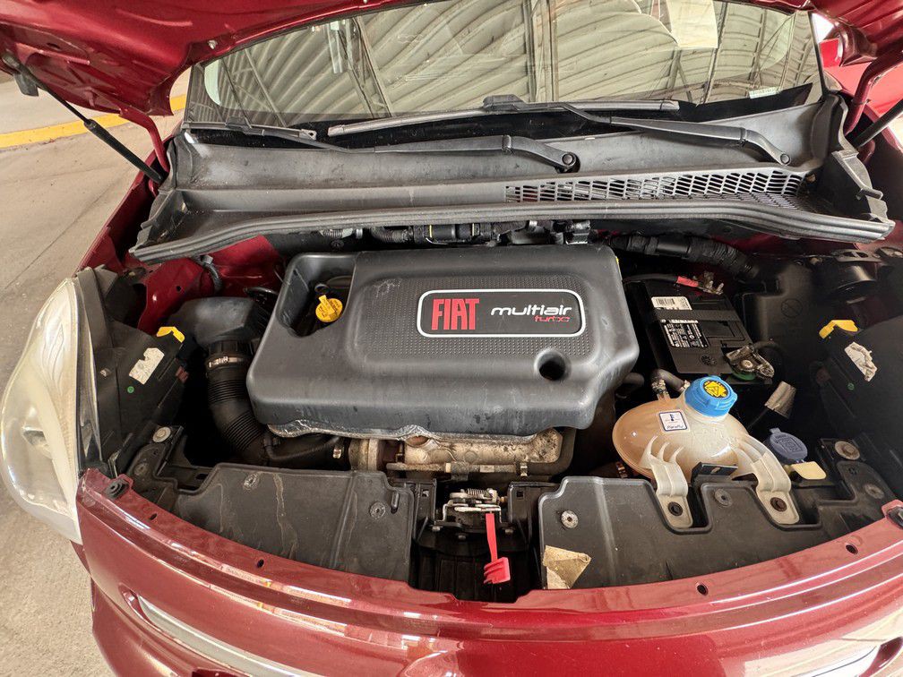 2015 FIAT 500L Image 21