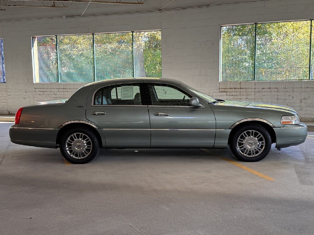 2006 Lincoln Town Car Image 7