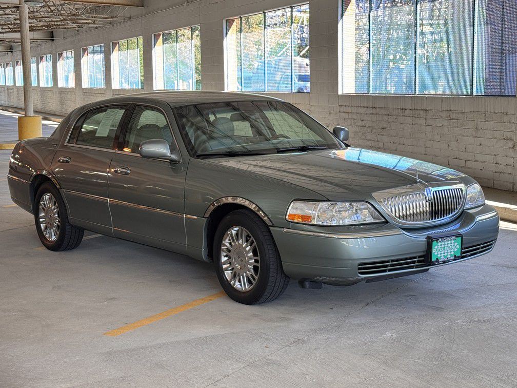 2006 Lincoln Town Car Image 8
