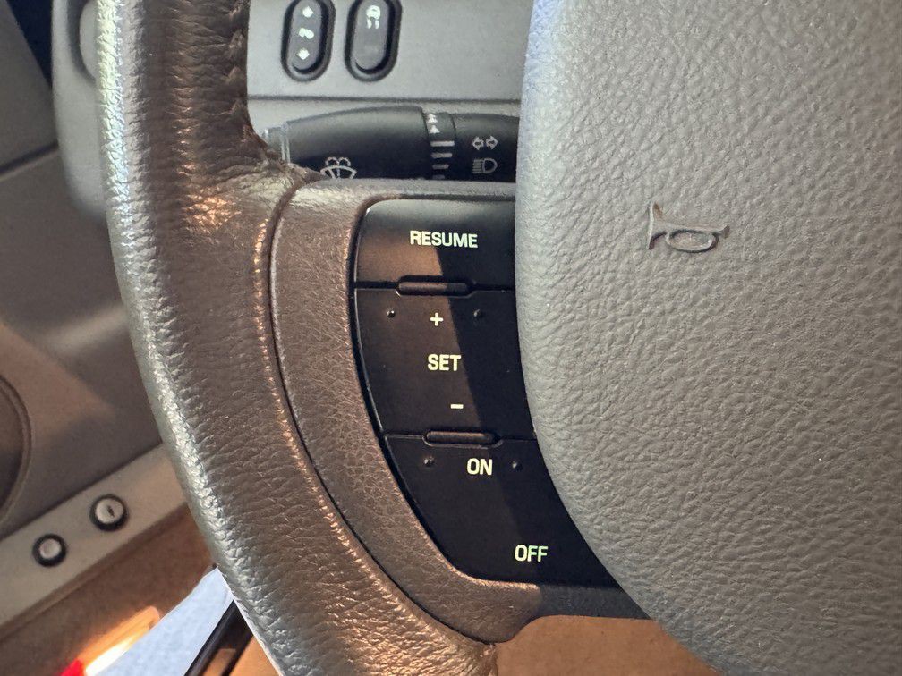 2006 Lincoln Town Car Image 19