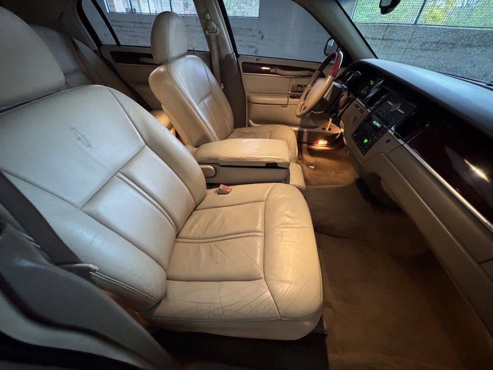 2005 Lincoln Town Car Image 14