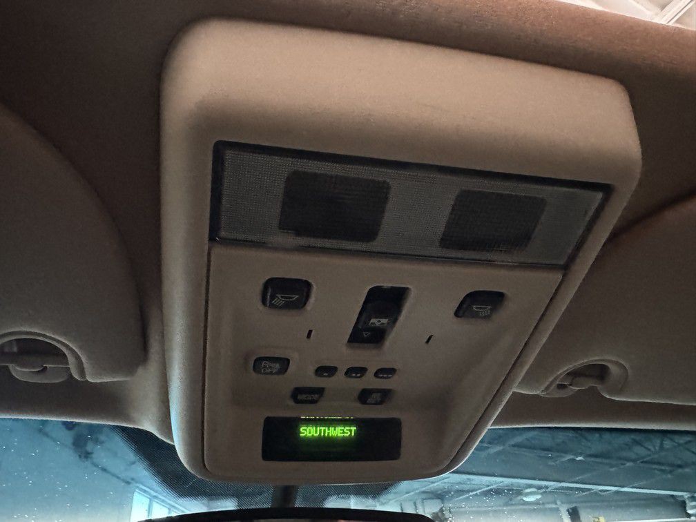 2005 Lincoln Town Car Image 21