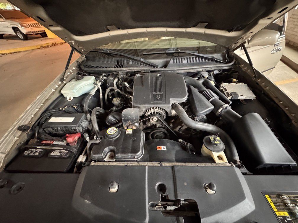 2005 Lincoln Town Car Image 23