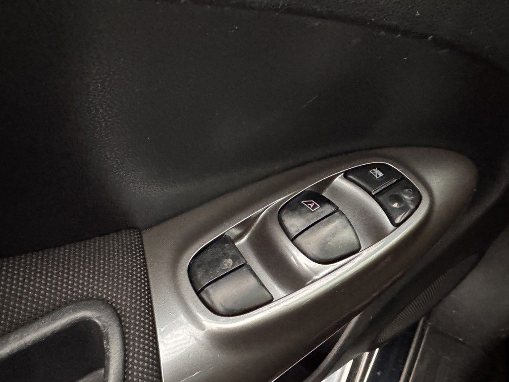 2012 Nissan Juke Image 24