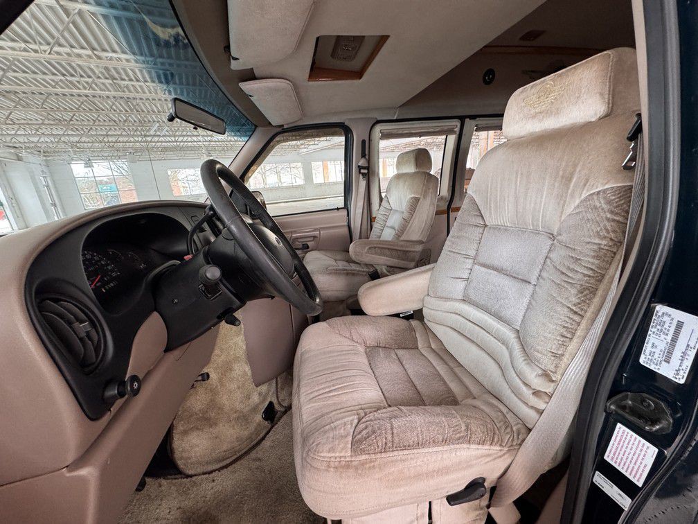 1998 Ford Econoline Image 10