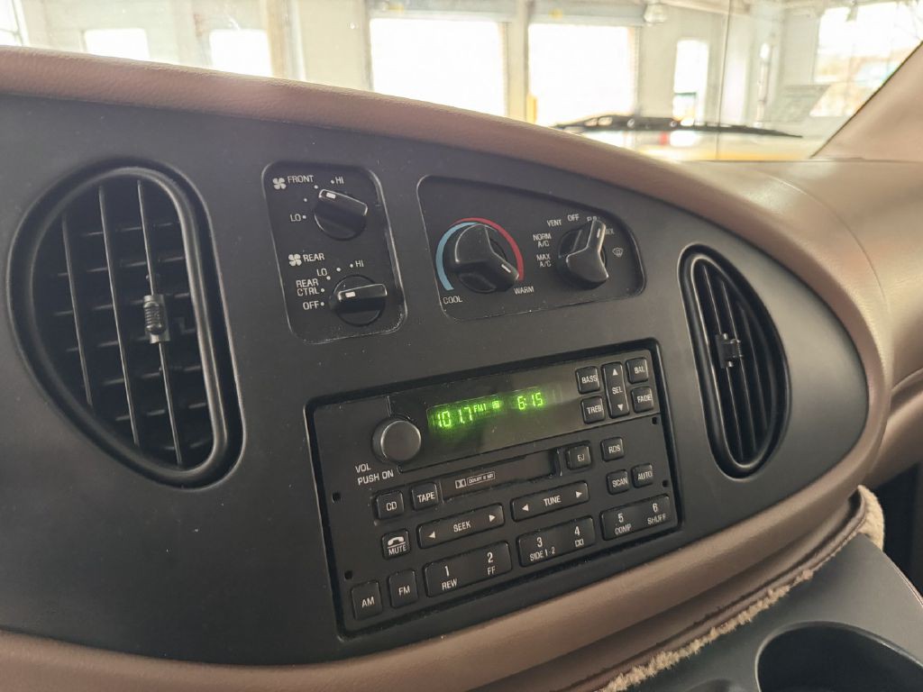 1998 Ford Econoline Image 16