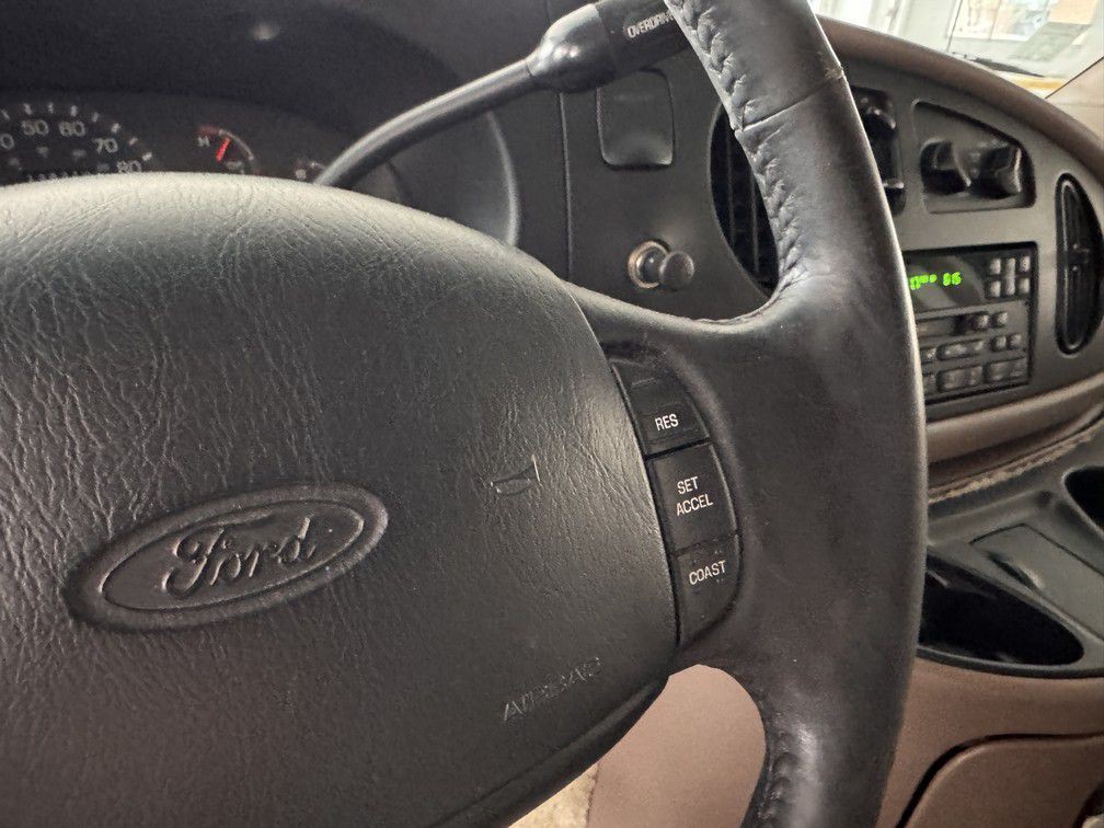 1998 Ford Econoline Image 19