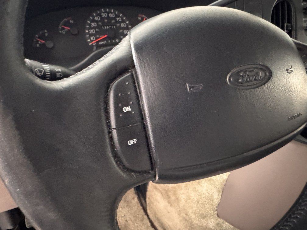 1998 Ford Econoline Image 20