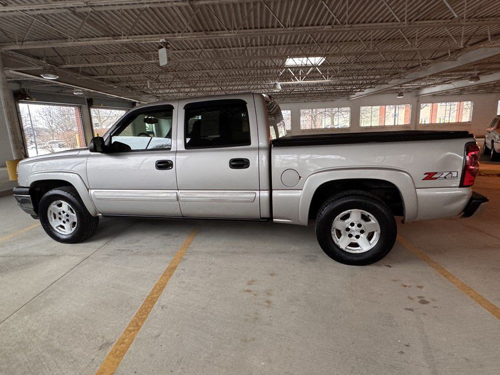 2005 Chevrolet Silverado 1500 Image 3