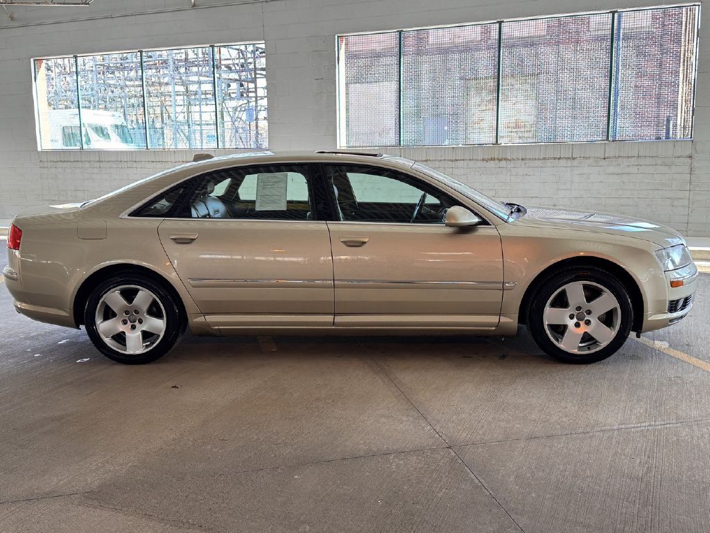 2004 Audi A8 Image 8