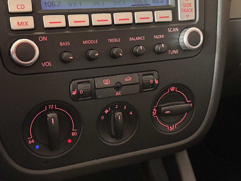 2007 Volkswagen Rabbit Image 18