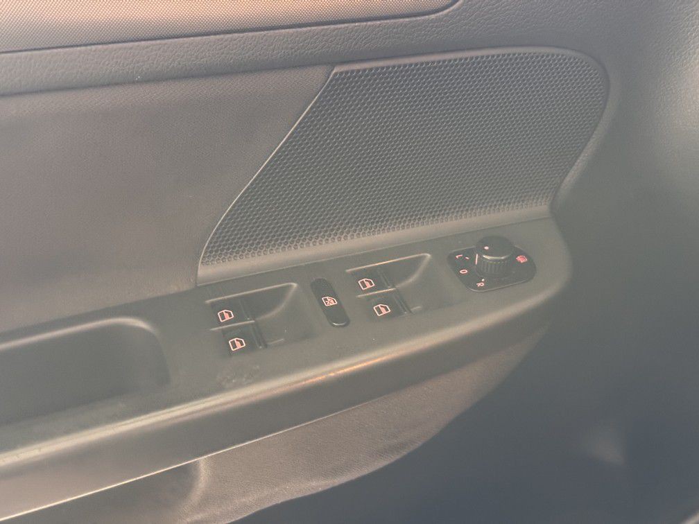 2007 Volkswagen Rabbit Image 22