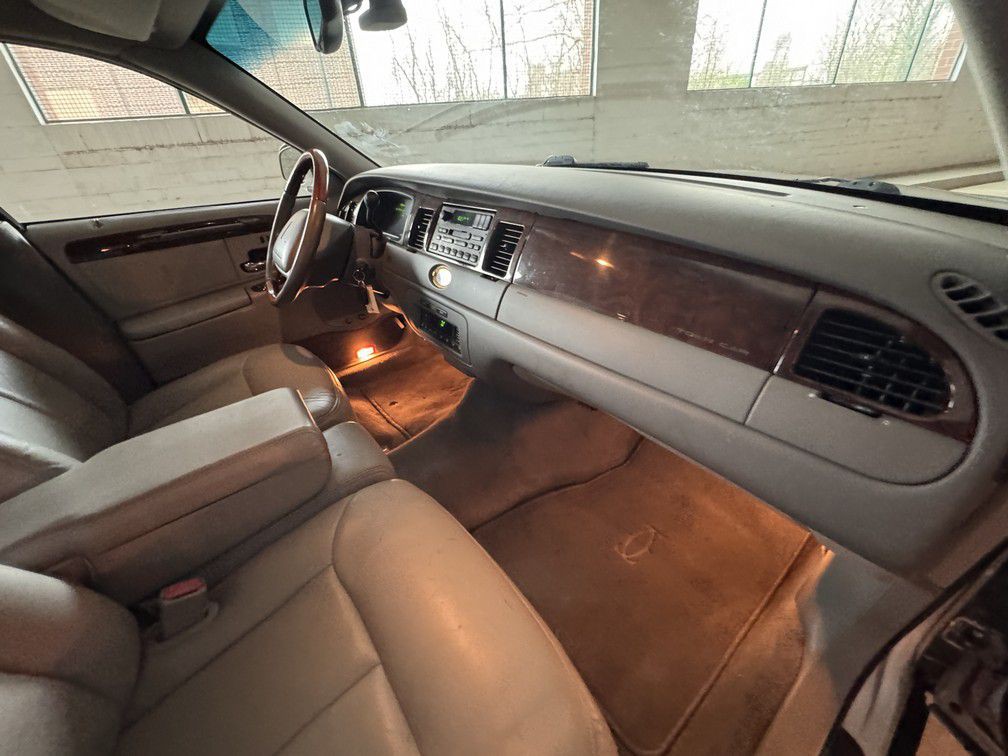 2001 Lincoln Town Car Image 15