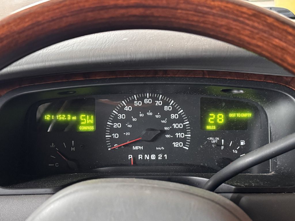 2001 Lincoln Town Car Image 16