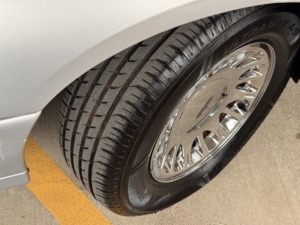 2001 Lincoln Town Car Image 21