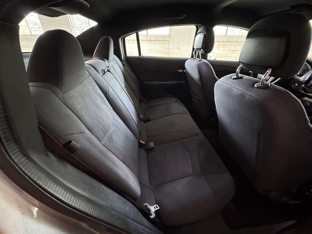 2013 Chrysler 200 Image 13