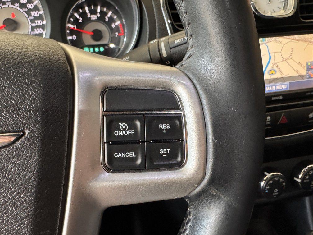 2013 Chrysler 200 Image 20