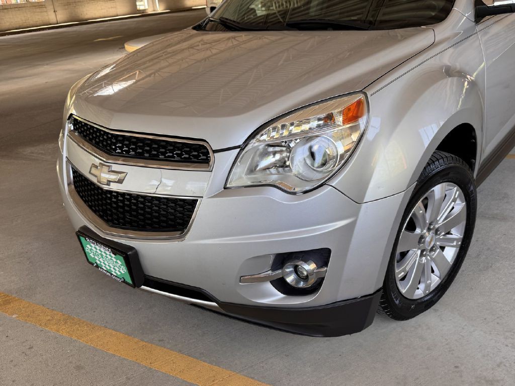 2010 Chevrolet Equinox Image 2