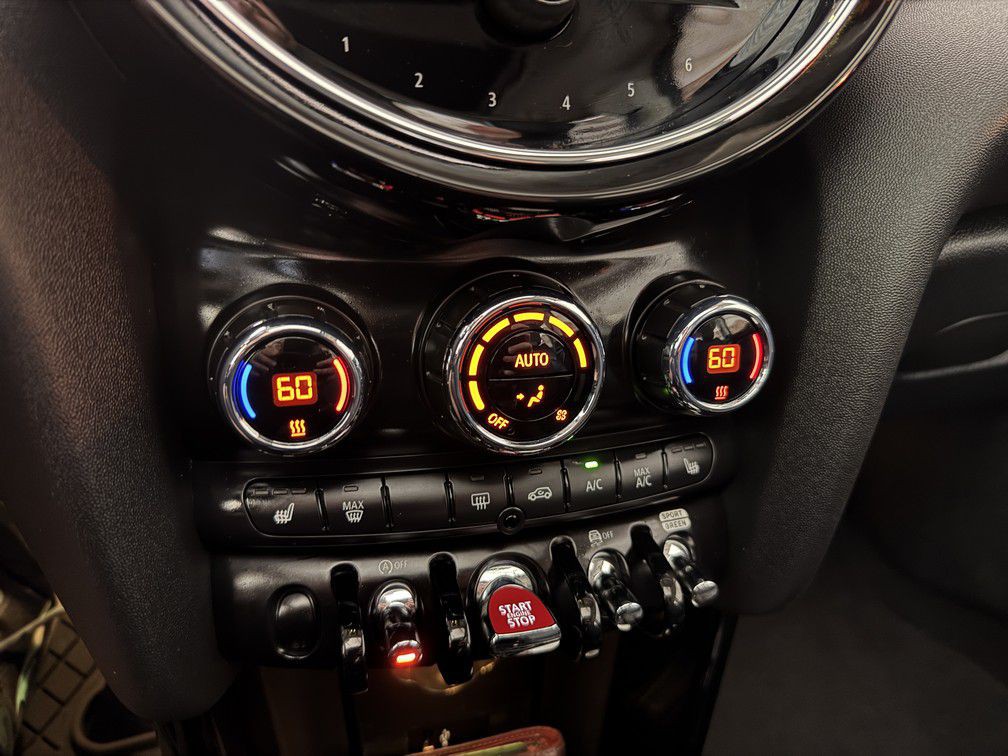 2023 MINI Cooper Image 17