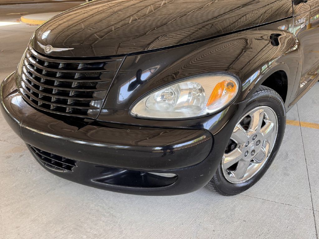 2005 Chrysler PT Cruiser Image 2