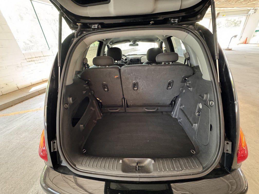2005 Chrysler PT Cruiser Image 12