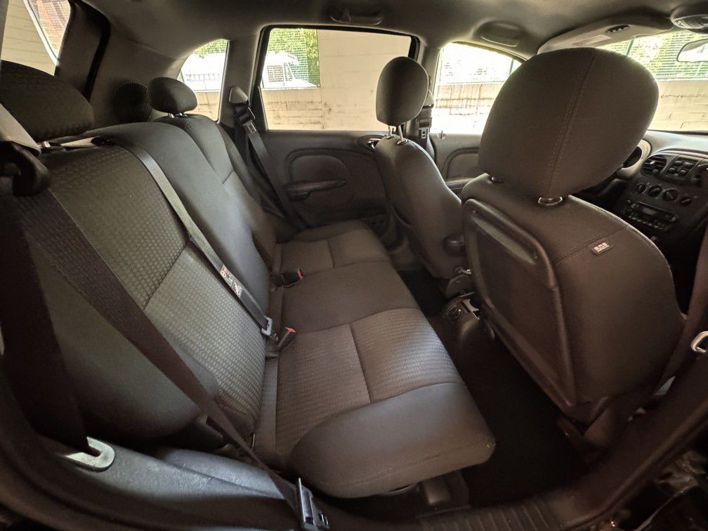 2005 Chrysler PT Cruiser Image 13