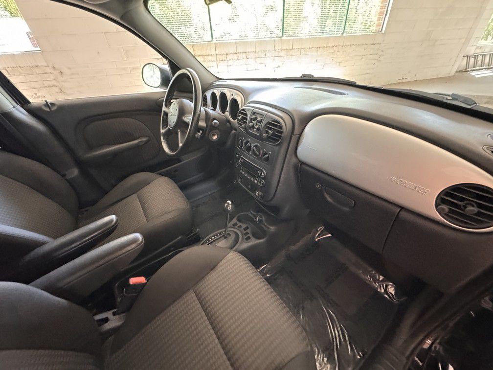 2005 Chrysler PT Cruiser Image 15