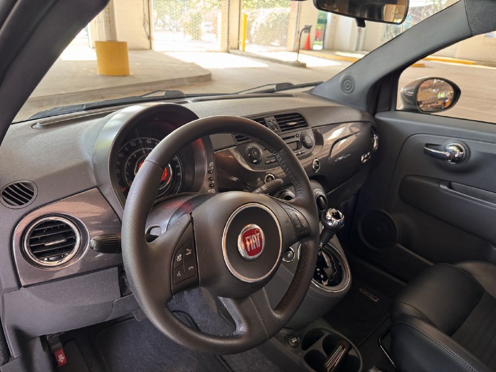 2014 FIAT 500 Image 9