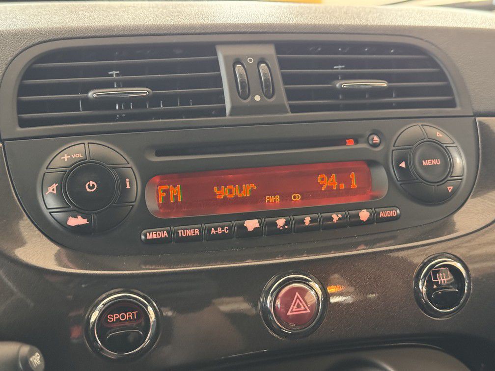 2014 FIAT 500 Image 16