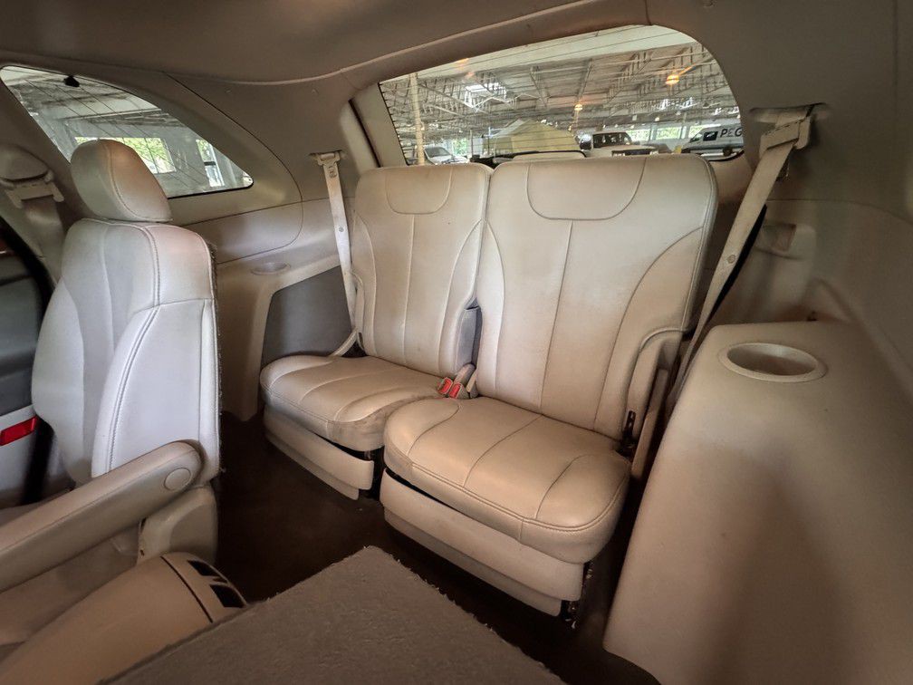 2006 Chrysler Pacifica Image 13