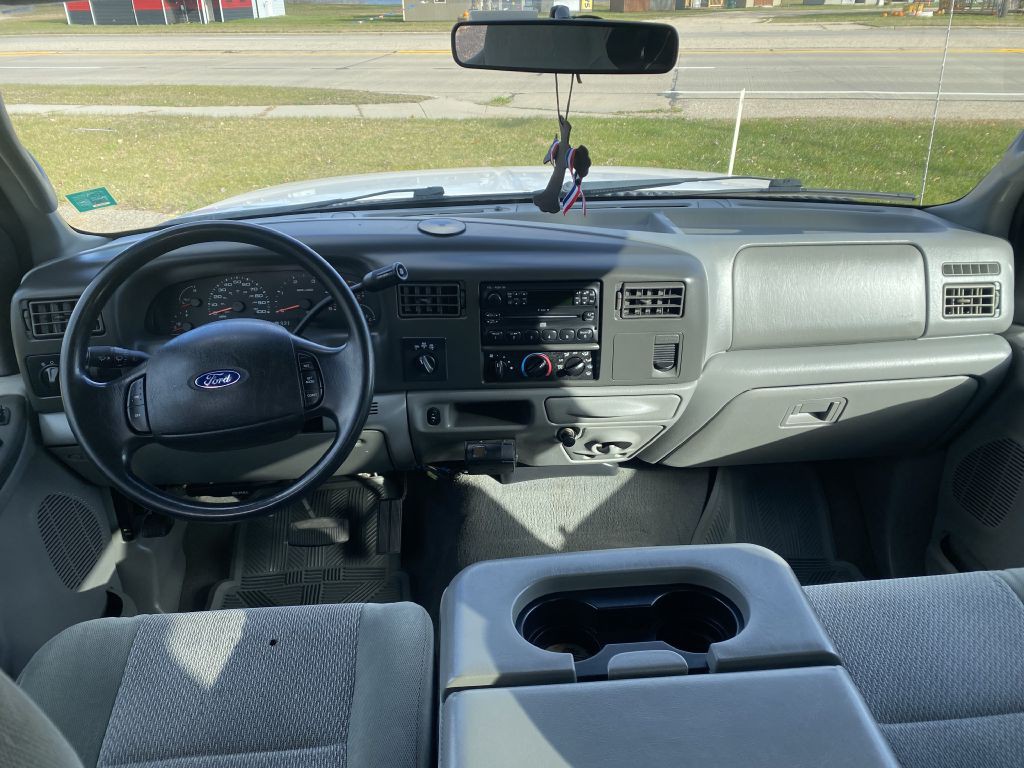 2004 Ford F-350 Image 10