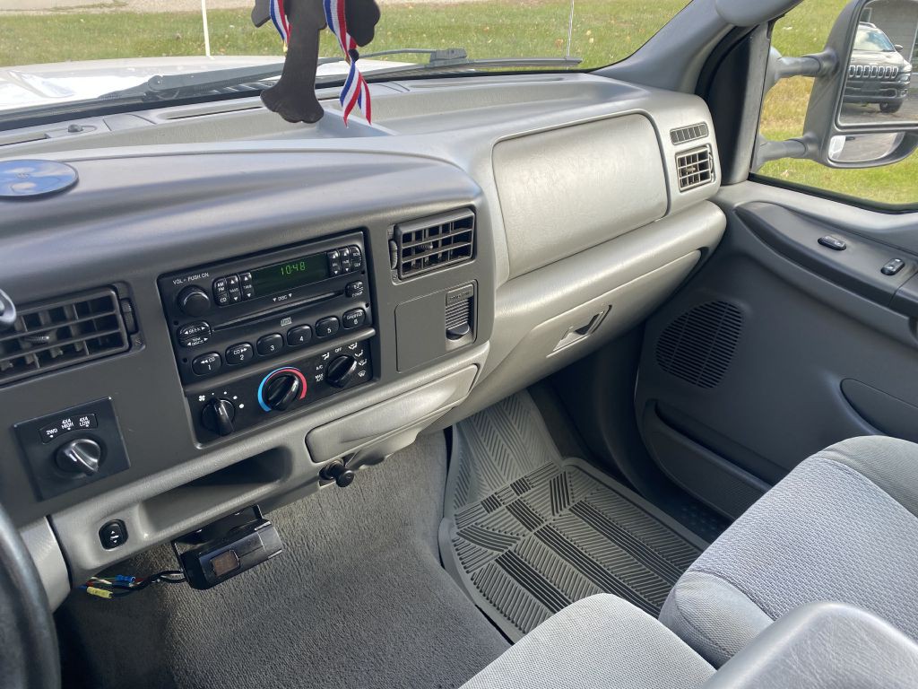 2004 Ford F-350 Image 16