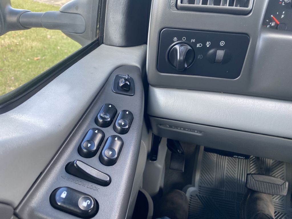 2004 Ford F-350 Image 19